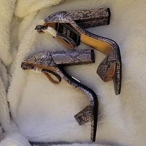 Daily Shoes San Francisco Rebeca black white snake Chunk 4" Heel sandal 8.5 NEW…
